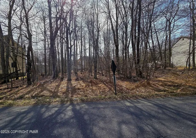 Homes for sale in Tobyhanna, PA | 9208 Westwood Dr, Tobyhanna, PA 18466 | MLS# PM-141870