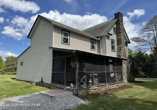 Homes for sale in Canadensis, PA | 978 Upper Seese Hill Rd, Canadensis, PA 18325 | MLS# PM-141907