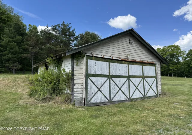 Homes for sale in Canadensis, PA | 978 Upper Seese Hill Rd, Canadensis, PA 18325 | MLS# PM-141907