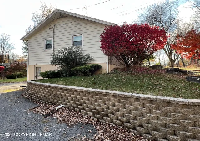 Homes for sale in Stroudsburg, PA | 202 Norton Rd, Stroudsburg, PA 18360 | MLS# PM-141879