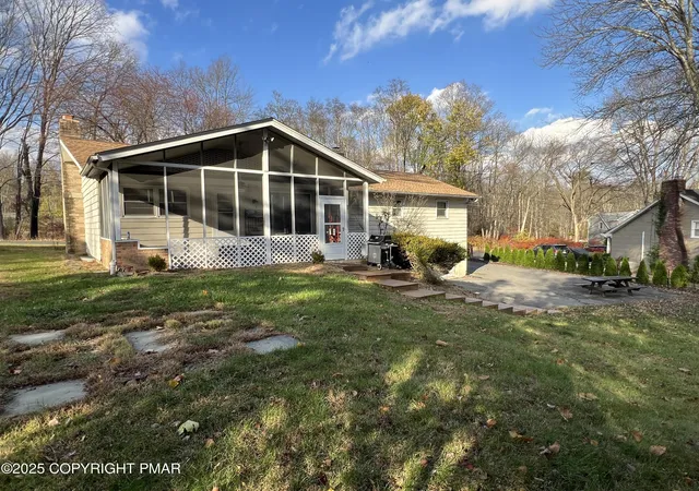 Homes for sale in Stroudsburg, PA | 202 Norton Rd, Stroudsburg, PA 18360 | MLS# PM-141879