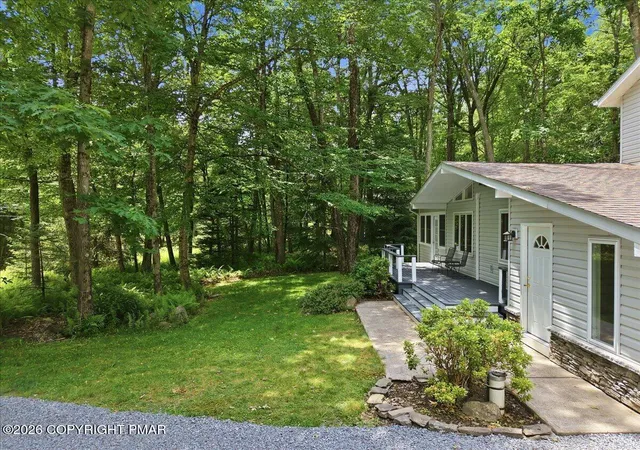 Homes for sale in Pocono Lake, PA | 291 Berry Ln, Pocono Lake, PA 18347 | MLS# PM-142331