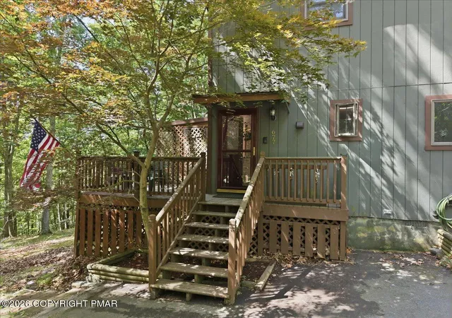 Homes for sale in East Stroudsburg, PA | 677 Clubhouse Dr, East Stroudsburg, PA 18302 | MLS# PM-142781