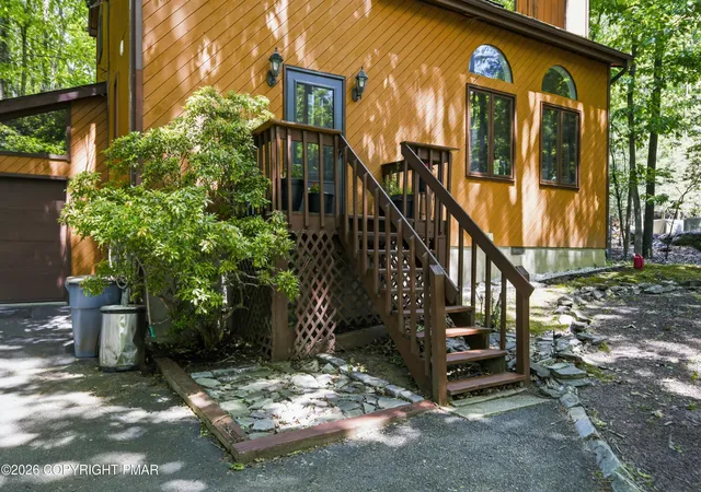 Homes for sale in East Stroudsburg, PA | 4107 Ashwood Ln, East Stroudsburg, PA 18301 | MLS# PM-142068