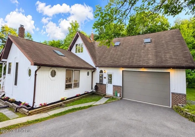 Homes for sale in Kunkletown, PA | 615 Twin Flower Cir, Kunkletown, PA 18058 | MLS# PM-141943