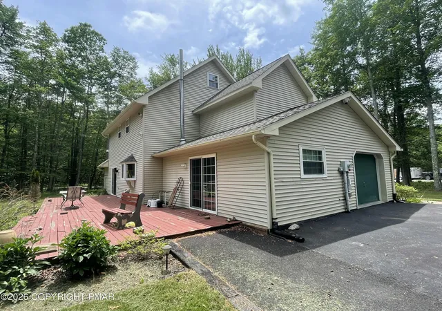 Homes for sale in Long Pond, PA | 216 Annette Marie Dr, Long Pond, PA 18334 | MLS# PM-142242