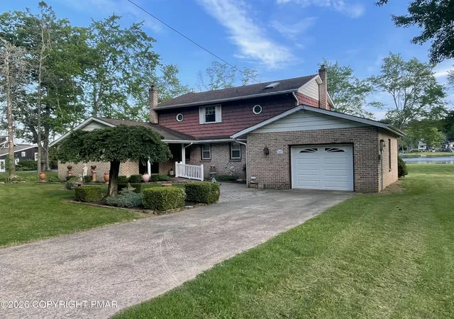 Homes for sale in White Haven, PA | 1551 Lakeview Dr, White Haven, PA 18661 | MLS# PM-142390