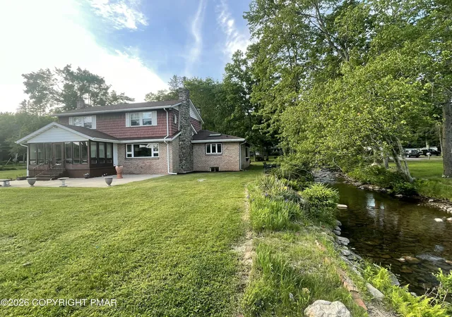 Homes for sale in White Haven, PA | 1551 Lakeview Dr, White Haven, PA 18661 | MLS# PM-142390