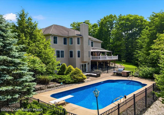 Homes for sale in Bartonsville, PA | 110 Mackenzie Ln, Bartonsville, PA 18321 | MLS# PM-141963