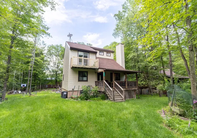 Homes for sale in Lake Ariel, PA | 88 Wild Turkey Cir, Lake Ariel, PA 18436 | MLS# PM-141986