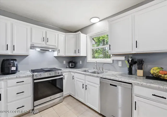 Photo 4 of Single family home for sale at 9807 Deerwood Dr, Tobyhanna, PA 18466 | MLS# PM-141995 | Listing updated on 2026-09-01