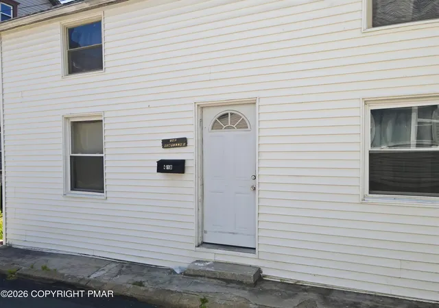 Photo 3 of Single family home for sale at 418 Crane St, Catasauqua, PA 18032 | MLS# PM-142010 | Listing updated on 2026-06-08