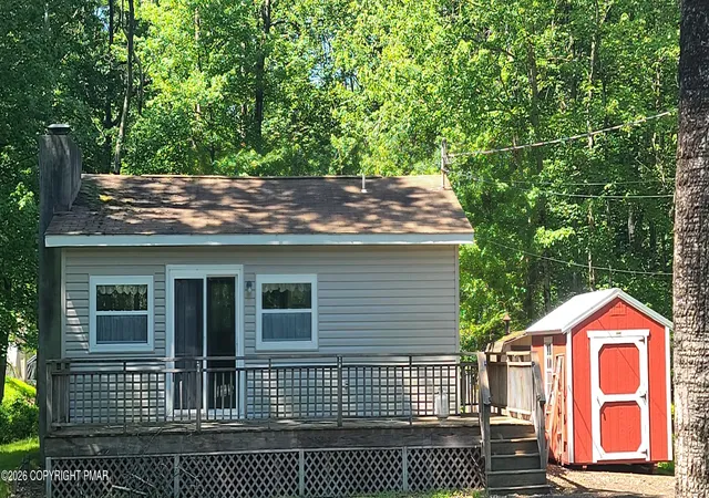 Homes for sale in Blakeslee, PA | 202 Fern Ridge Rd, Blakeslee, PA 18610 | MLS# PM-142230