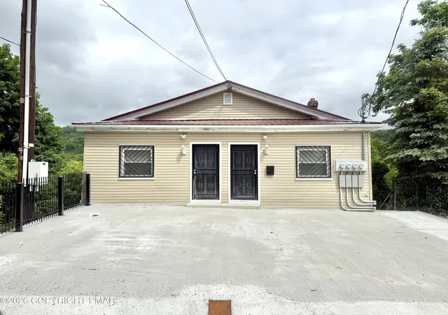 2nd image of 309 311 E E Ridge St, Lansford, PA 18232 | MLS# PM-142016