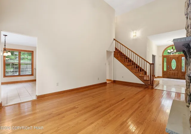 Photo 4 of Single family home for sale at 608 Washington Xing, East Stroudsburg, PA 18301 | MLS# PM-142526 | Listing updated on 2026-09-16