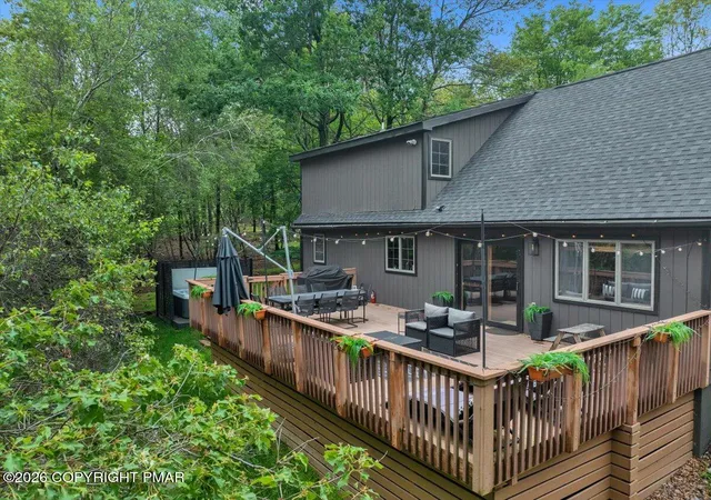 Homes for sale in Albrightsville, PA | 167 Valley View Dr, Albrightsville, PA 18210 | MLS# PM-142824