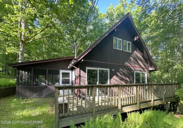 Homes for sale in Bushkill, PA | 1095 Deer E #1095, Bushkill, PA 18324 | MLS# PM-142114