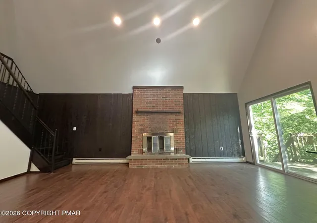 Photo 4 of Single family home for sale at 1095 Deer E #1095, Bushkill, PA 18324 | MLS# PM-142114 | Listing updated on 2026-08-27