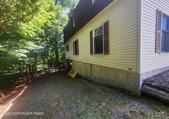 Homes for sale in East Stroudsburg, PA | 139 Maple Ave, East Stroudsburg, PA 18301 | MLS# PM-142158