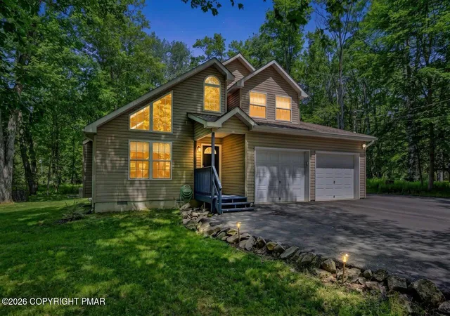 Homes for sale in Pocono Lake, PA | 125 Cardinal Ln, Pocono Lake, PA 18347 | MLS# PM-142085