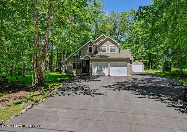 Homes for sale in Pocono Lake, PA | 125 Cardinal Ln, Pocono Lake, PA 18347 | MLS# PM-142085