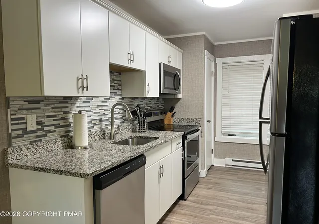 Homes for sale in Lake Harmony, PA | 14 Slalom, Lake Harmony, PA 18624 | MLS# PM-142376