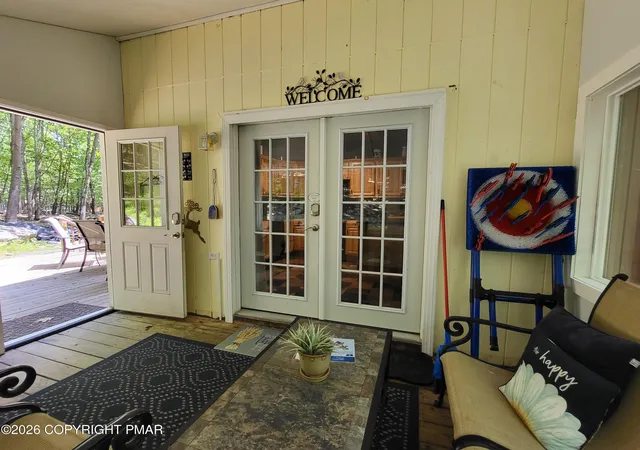 Photo 3 of Single family home for sale at 121 Park Ct, Bushkill, PA 18324 | MLS# PM-142079 | Listing updated on 2026-07-31