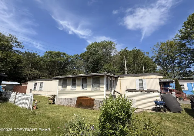 Homes for sale in Tobyhanna, PA | 103 Maygood Ln, Tobyhanna, PA 18466 | MLS# PM-142099