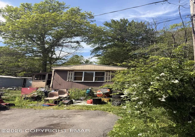 Homes for sale in Tobyhanna, PA | 4116 White Rock Ln, Tobyhanna, PA 18466 | MLS# PM-142104