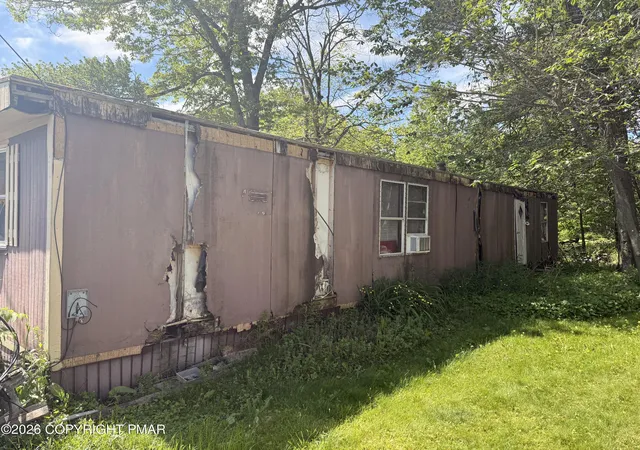 Photo 3 of Manufactured home for sale at 4116 White Rock Ln, Tobyhanna, PA 18466 | MLS# PM-142104 | Listing updated on 2026-06-11