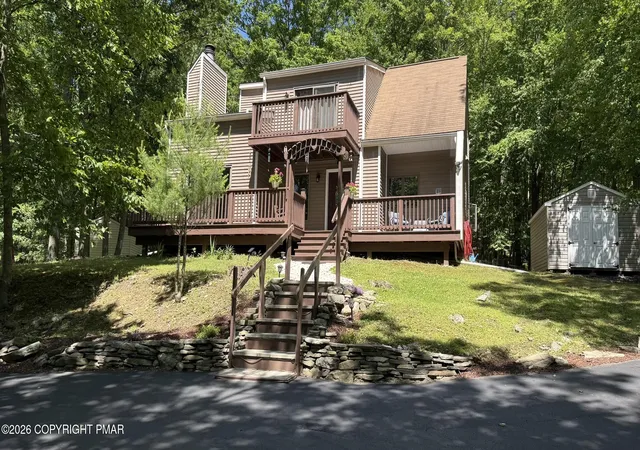 Homes for sale in Bushkill, PA | 4271 Winchester Wy, Bushkill, PA 18324 | MLS# PM-142262