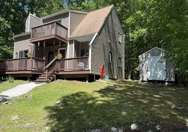 Homes for sale in Bushkill, PA | 4271 Winchester Wy, Bushkill, PA 18324 | MLS# PM-142262