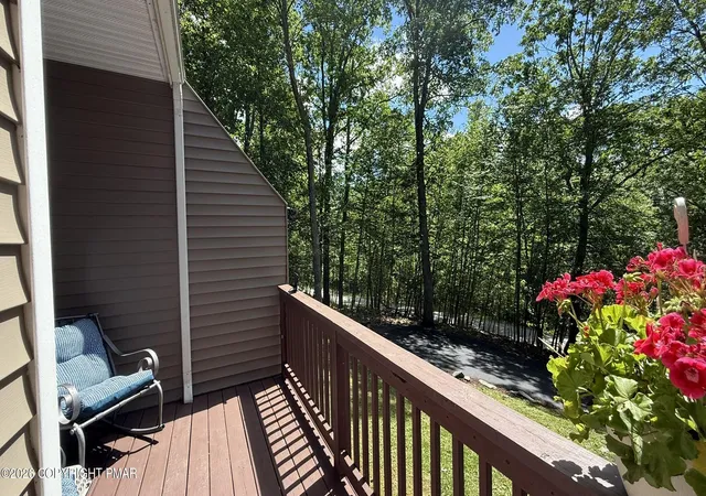 Homes for sale in Bushkill, PA | 4271 Winchester Wy, Bushkill, PA 18324 | MLS# PM-142262