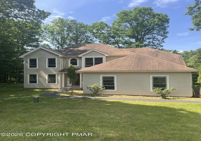 Homes for sale in Saylorsburg, PA | 1288 Overlook Ct, Saylorsburg, PA 18353 | MLS# PM-142133