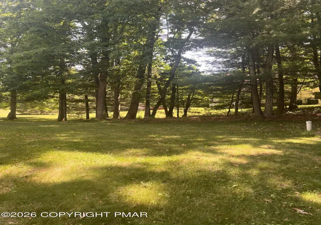 Homes for sale in Saylorsburg, PA | 1288 Overlook Ct, Saylorsburg, PA 18353 | MLS# PM-142133