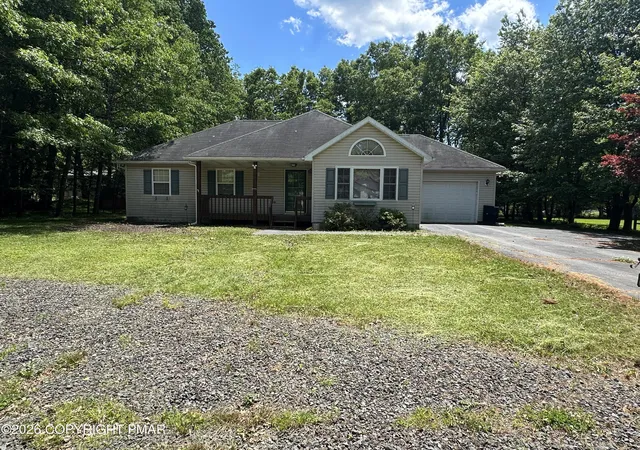 Homes for sale in Long Pond, PA | 164 Bull Run, Long Pond, PA 18334 | MLS# PM-142253