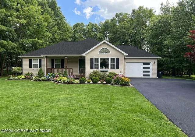 Homes for sale in Long Pond, PA | 164 Bull Run, Long Pond, PA 18334 | MLS# PM-142253