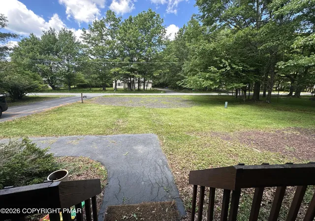Homes for sale in Long Pond, PA | 164 Bull Run, Long Pond, PA 18334 | MLS# PM-142253