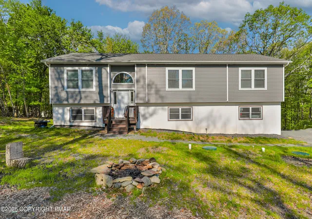 Homes for sale in Milford, PA | 125 Larch Dr, Milford, PA 18337 | MLS# PM-142134