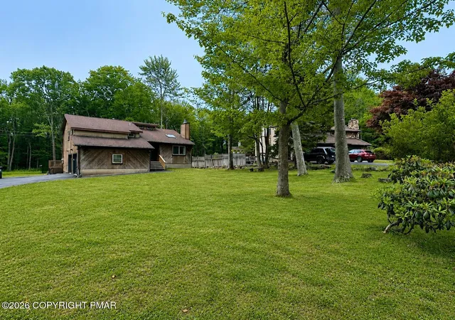 Homes for sale in Tobyhanna, PA | 6137 Victoria Dr, Tobyhanna, PA 18466 | MLS# PM-142226