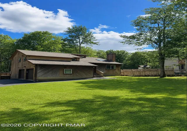 Photo 3 of Sale Pending at 6137 Victoria Dr, Tobyhanna, PA 18466 | MLS# PM-142226 | Listing updated on 2026-09-29