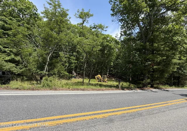 image of 199 Upper Lakeview Dr Dr, East Stroudsburg, PA 18302 | MLS# PM-142140