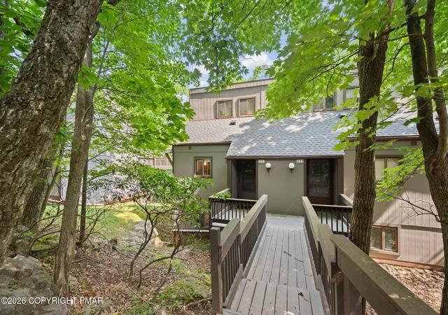 Homes for sale in Tannersville, PA | 168 Upper Village Wy, Tannersville, PA 18372 | MLS# PM-142703