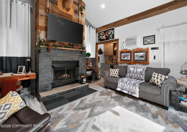 Photo 4 of Single family home for sale at 15 Ski Side Ct, Tannersville, PA 18372 | MLS# PM-142647 | Listing updated on 2026-07-08