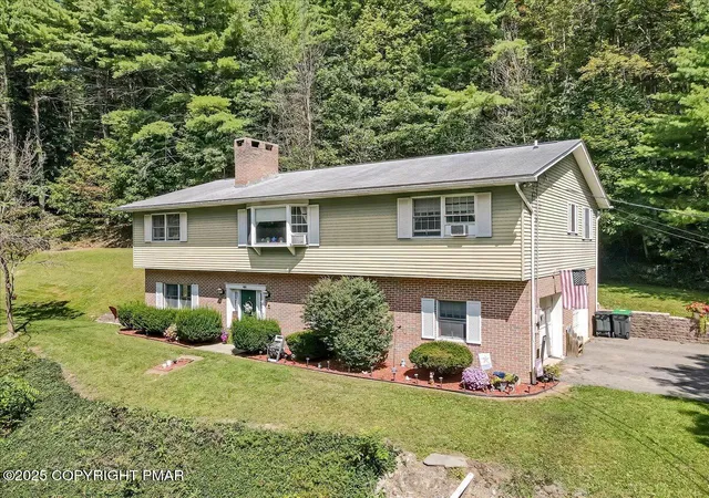 Homes for sale in Lehighton, PA | 141 Church Hill Rd, Lehighton, PA 18235 | MLS# PM-142175
