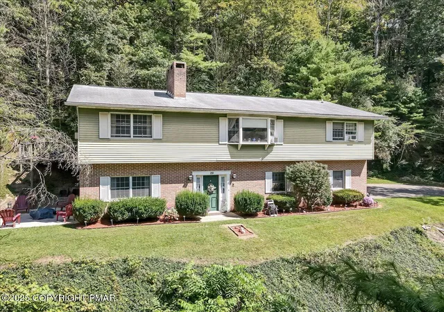 Homes for sale in Lehighton, PA | 141 Church Hill Rd, Lehighton, PA 18235 | MLS# PM-142175