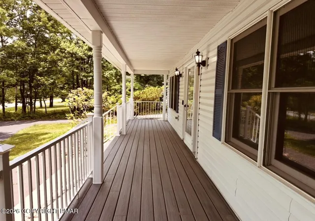 Homes for sale in Blakeslee, PA | 2536 Yellowstone Dr, Blakeslee, PA 18610 | MLS# PM-142264