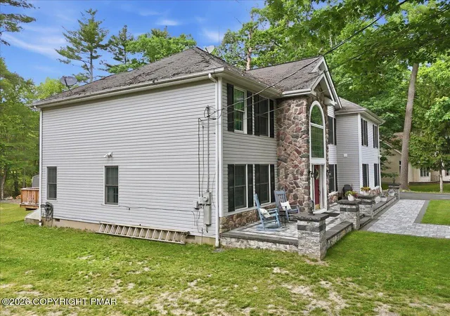 Photo 4 of Single Family Residence at 316 Ash Ter, East Stroudsburg, PA 18301 | MLS# PM-142322 | | Sold on 2026-07-16