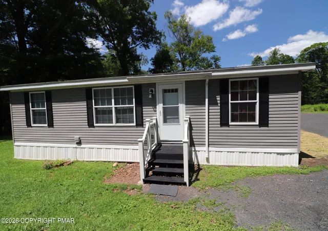 Photo 3 of Manufactured home for sale at 287 Birchwood Dr, Saylorsburg, PA 18353 | MLS# PM-143283 | Listing updated on 2026-10-21