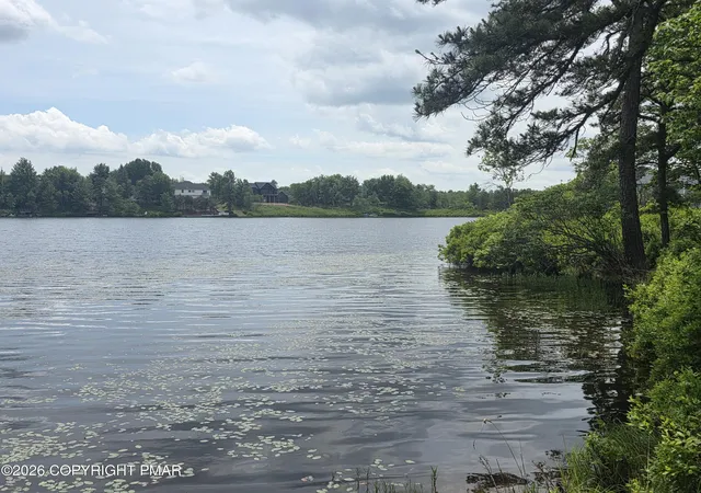 Homes for sale in Long Pond, PA | 702 Clearview Ct E, Long Pond, PA 18334 | MLS# PM-142235